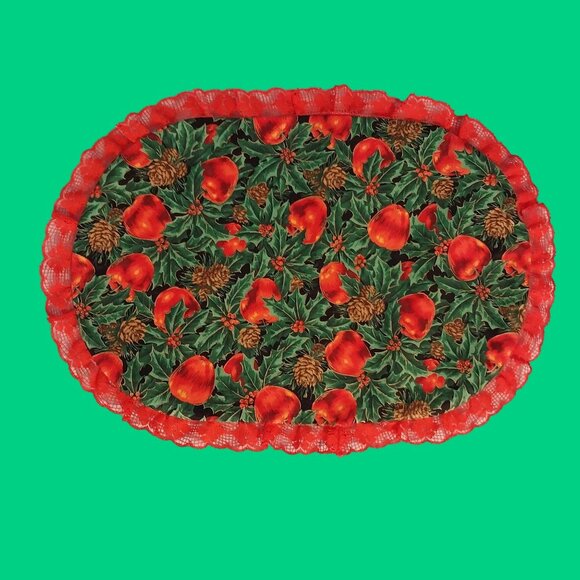 Vintage Christmas Set of 4 Handmade Holiday Placemats Apple Holly Pinecones - Picture 2 of 3